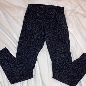 Lululemon Wunder Under 28”